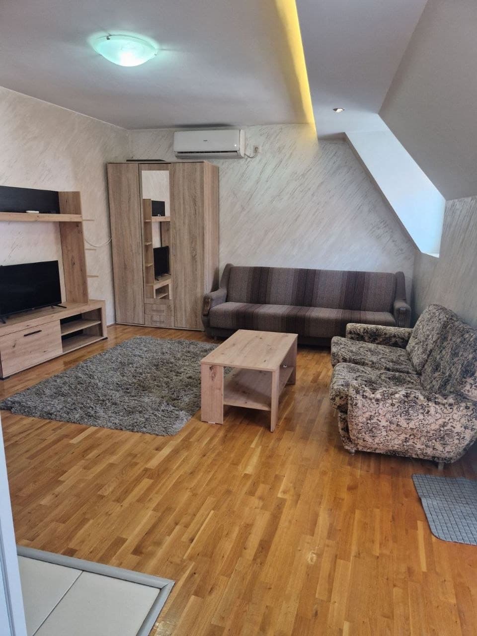 Zemun, Bosanska Caddesi'nde Kiralık Geniş Stüdyo Daire - 2